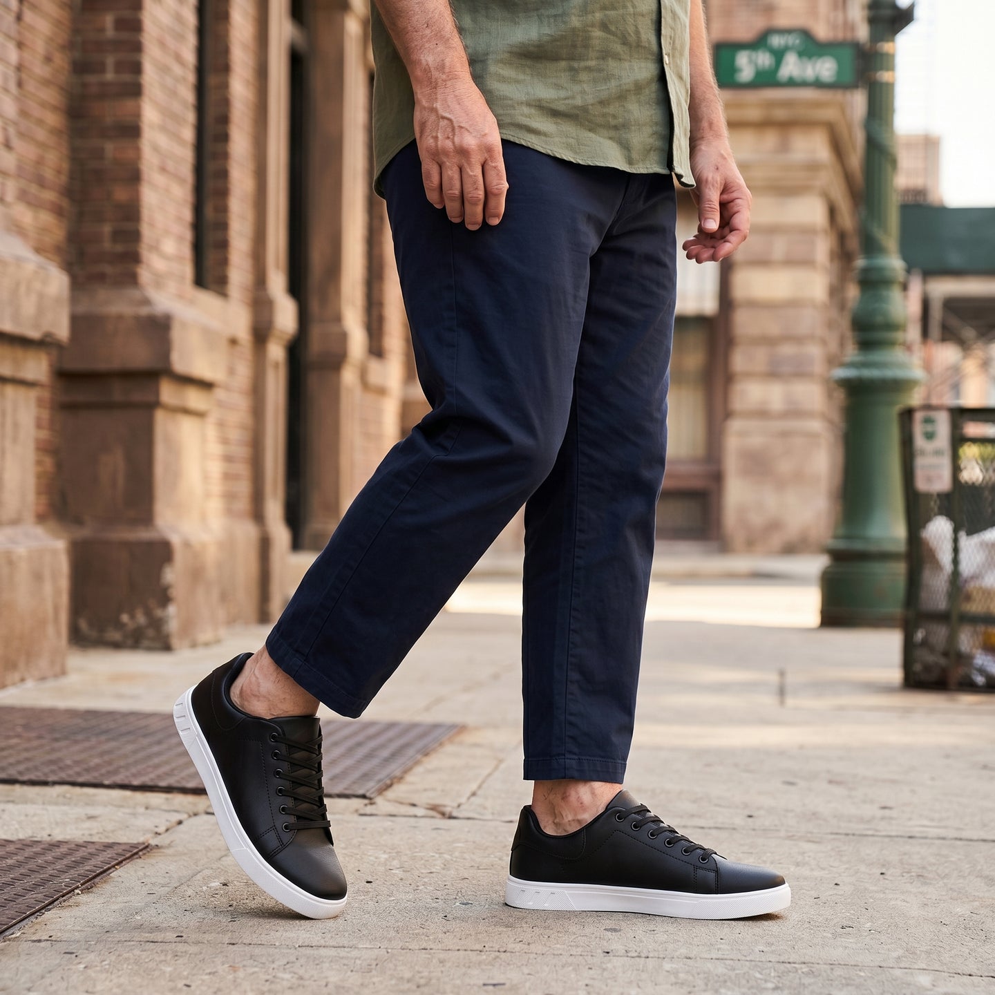 Men’s Lace Up Low Top Sneakers