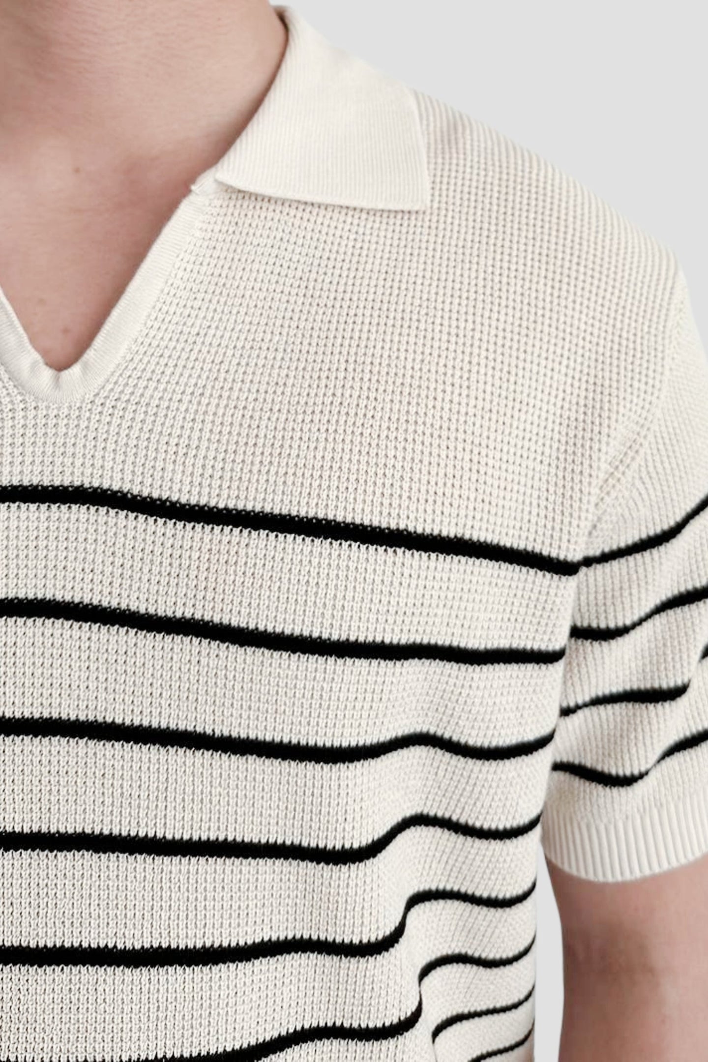 Men’s White Stripe Knit Collared Shirt