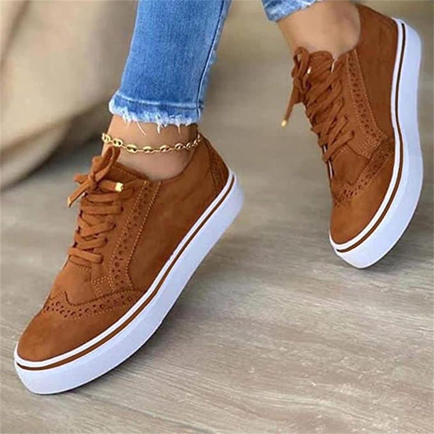 Calla | Elegant Lace-Up Sneakers