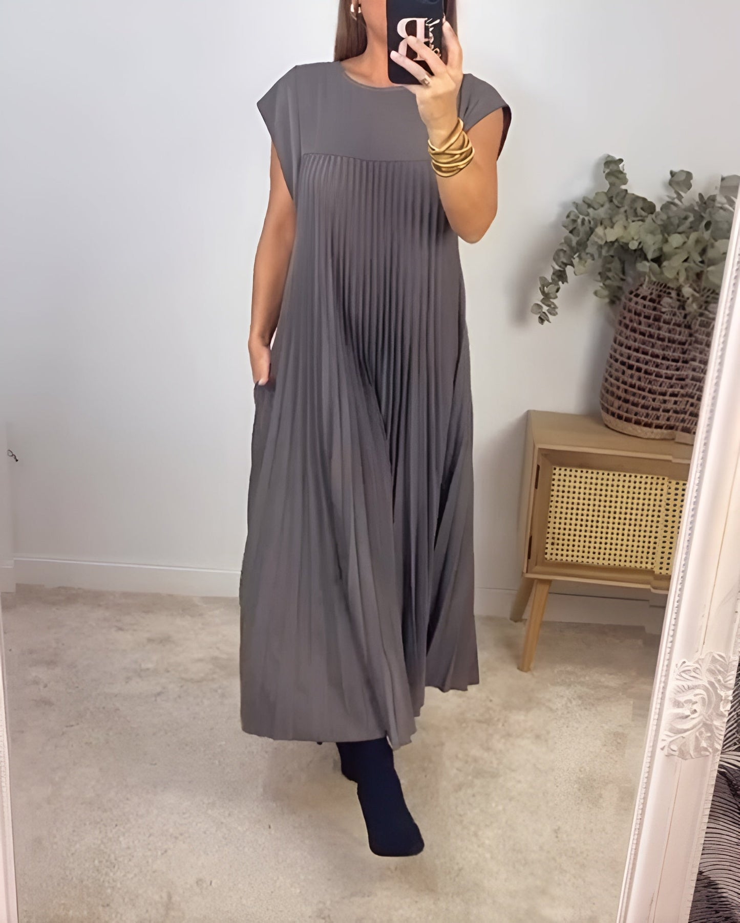 Simone | Lightweight Refined Pleated Dress