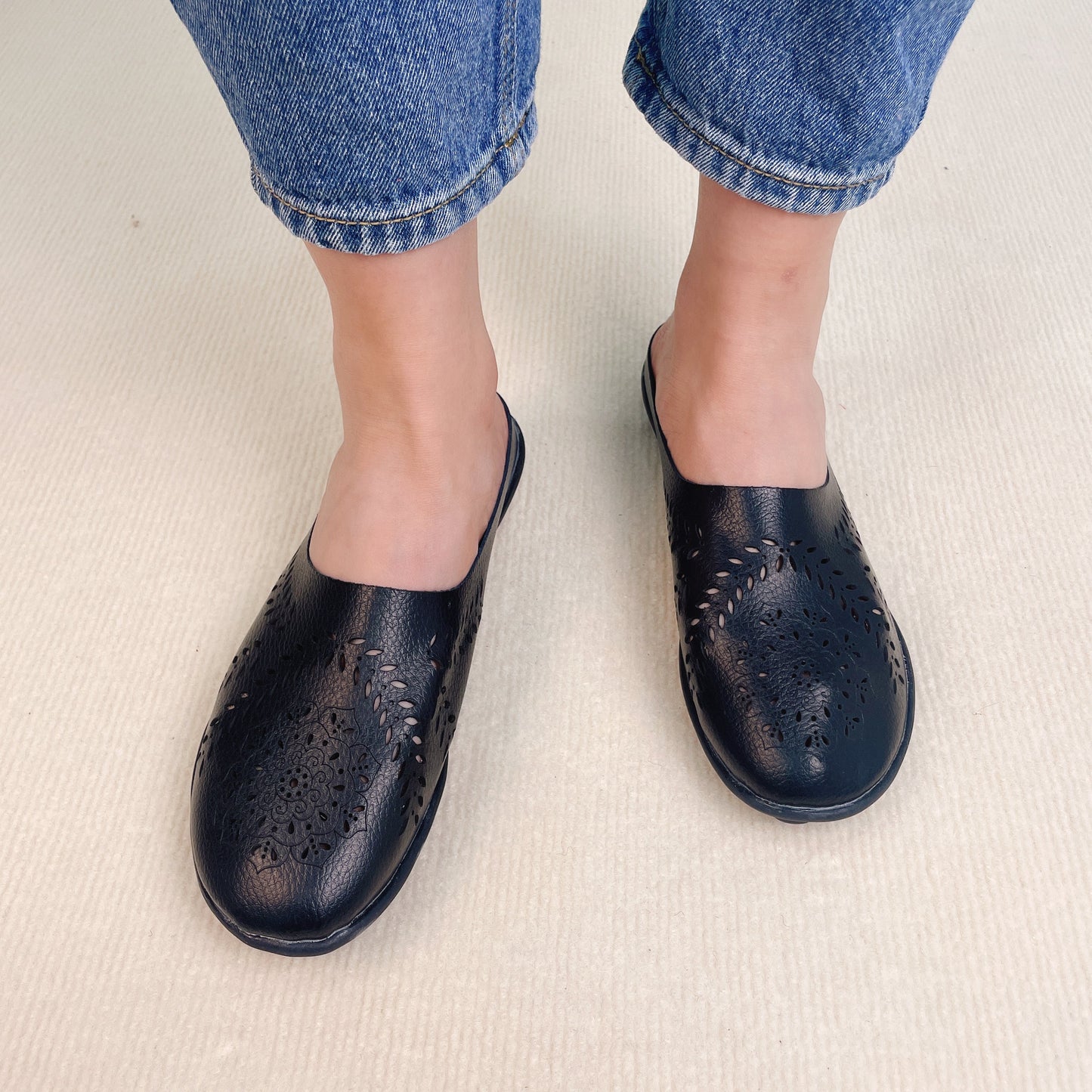 Una | Breathable Non-Slip Flat Slippers