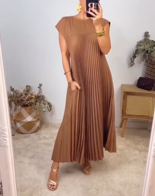 Grace | Effortlessly Elegant Pleated Dress