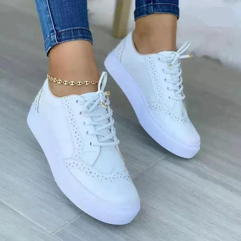 Calla | Elegant Lace-Up Sneakers