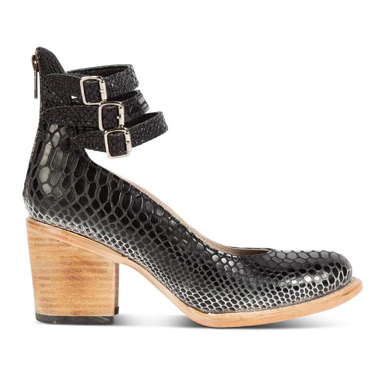 Ruby | Vintage Pumps