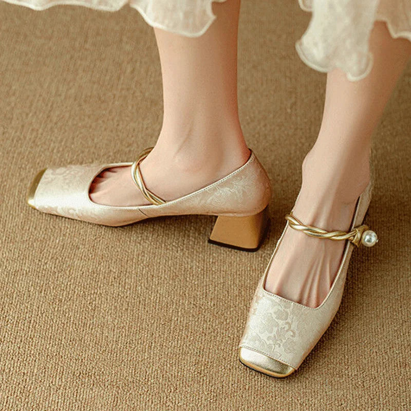 Hilly | Square Toe Heels