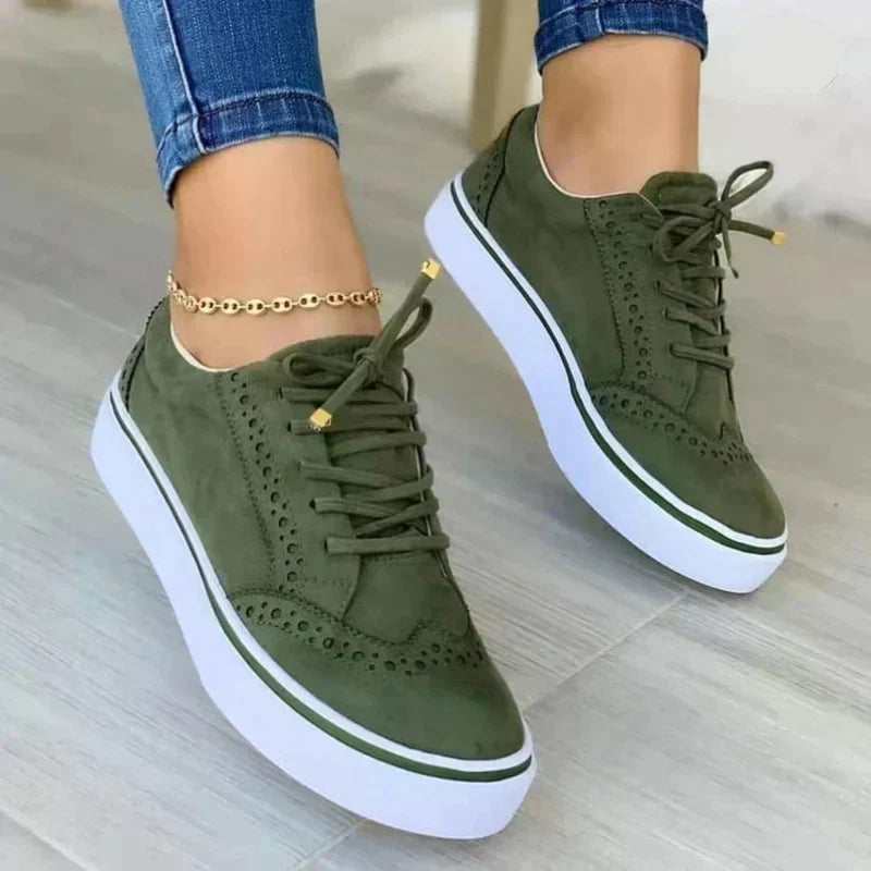 Calla | Elegant Lace-Up Sneakers