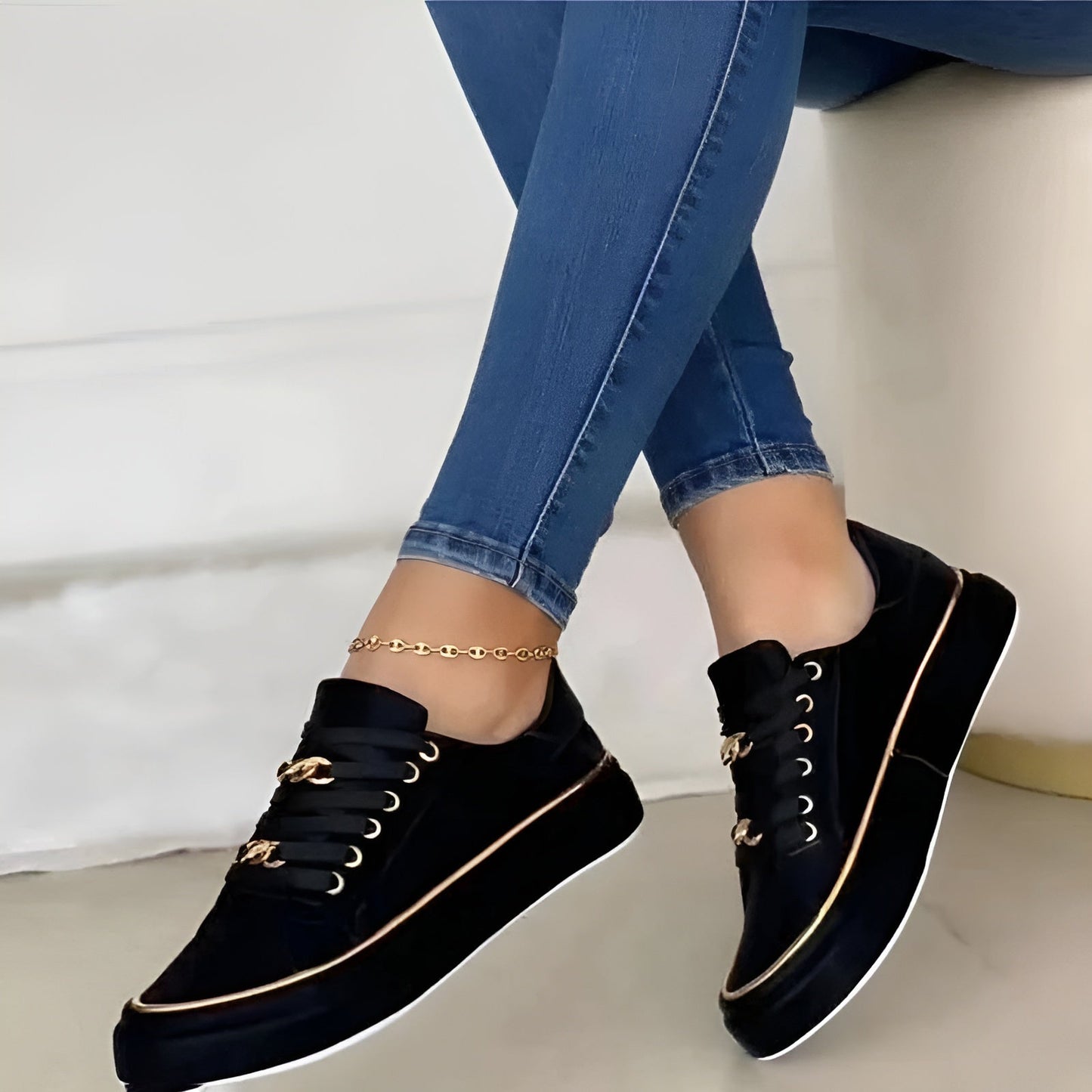 Aveline | Comfort Sneakers With Chain Detail