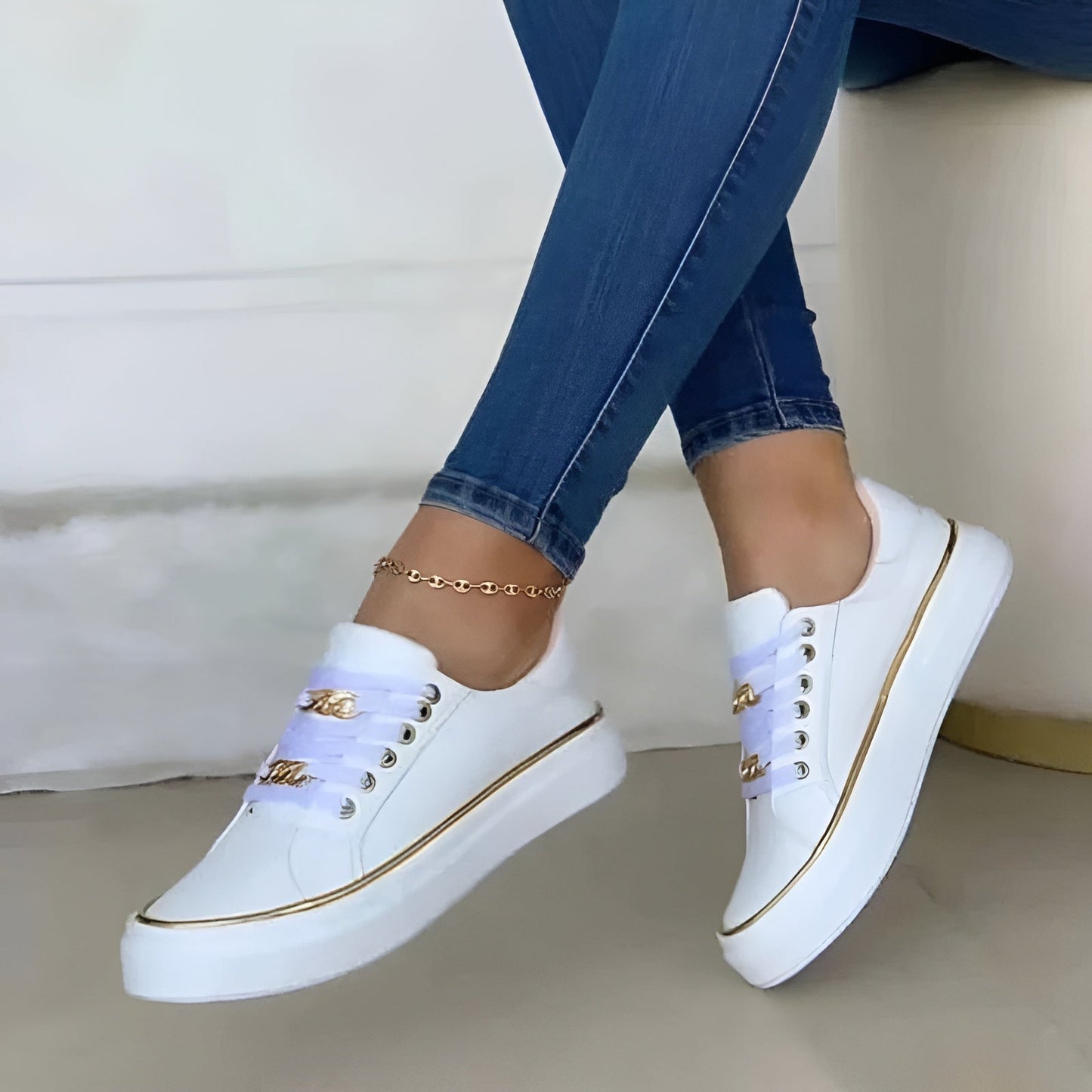 Aveline | Comfort Sneakers With Chain Detail