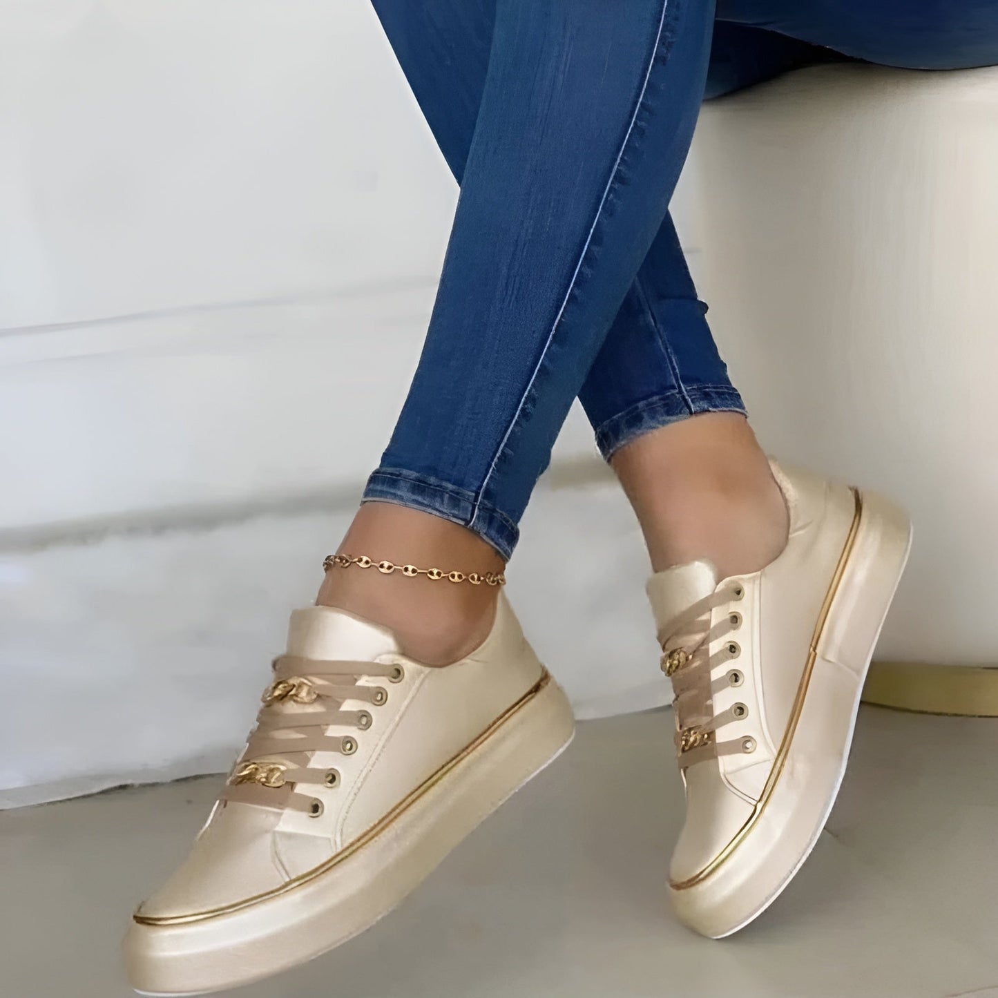 Aveline | Comfort Sneakers With Chain Detail