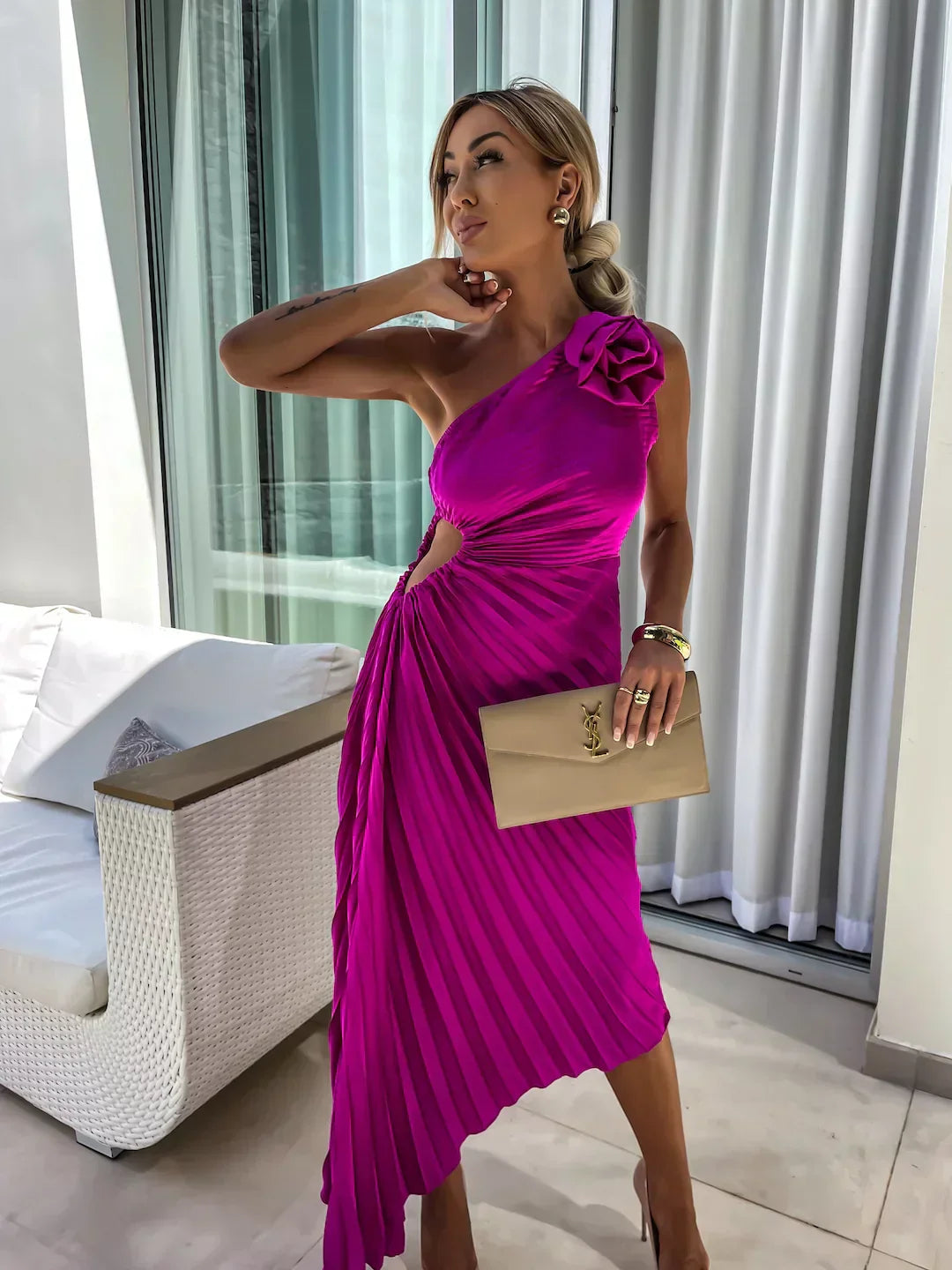 Lizbeth | Dress With Flower Shoulders