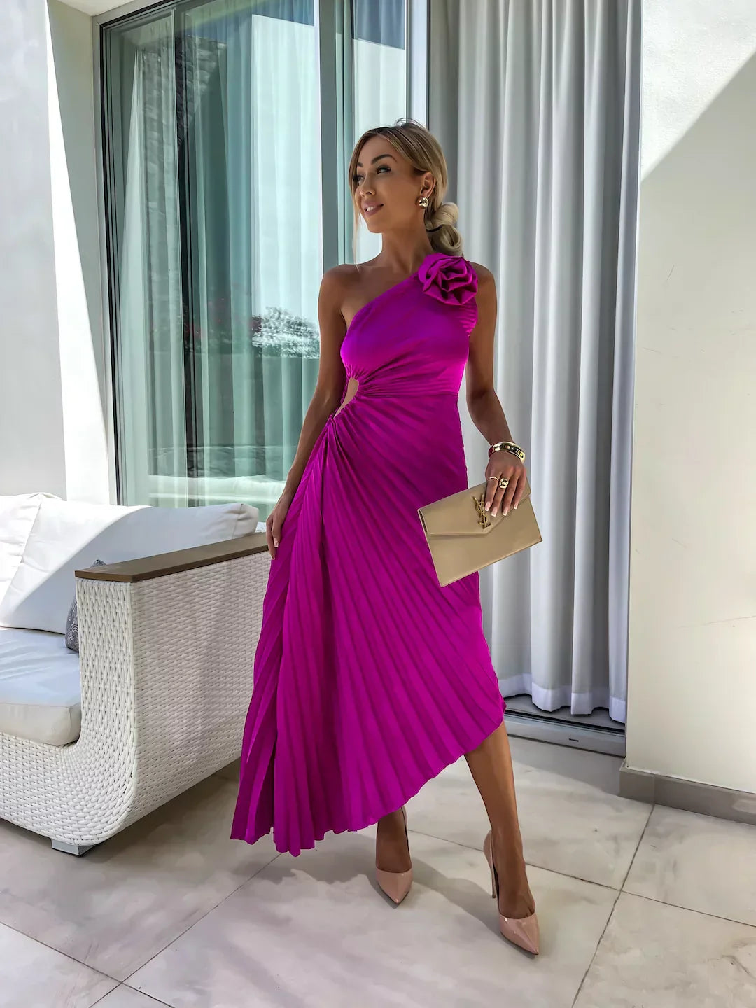 Lizbeth | Dress With Flower Shoulders