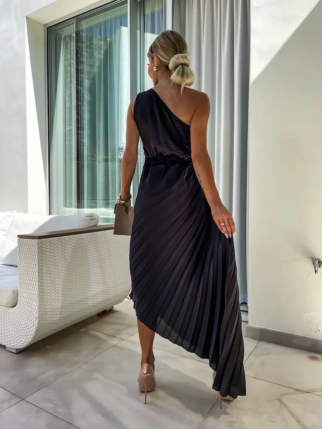 Lizbeth | Dress With Flower Shoulders