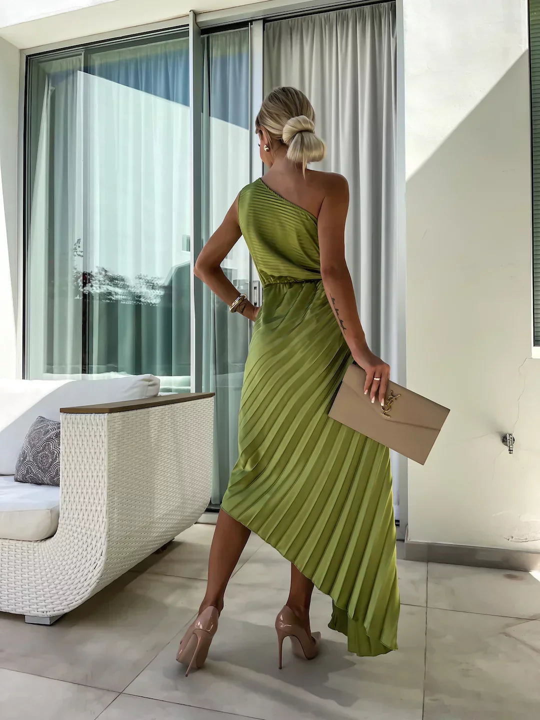 Lizbeth | Dress With Flower Shoulders
