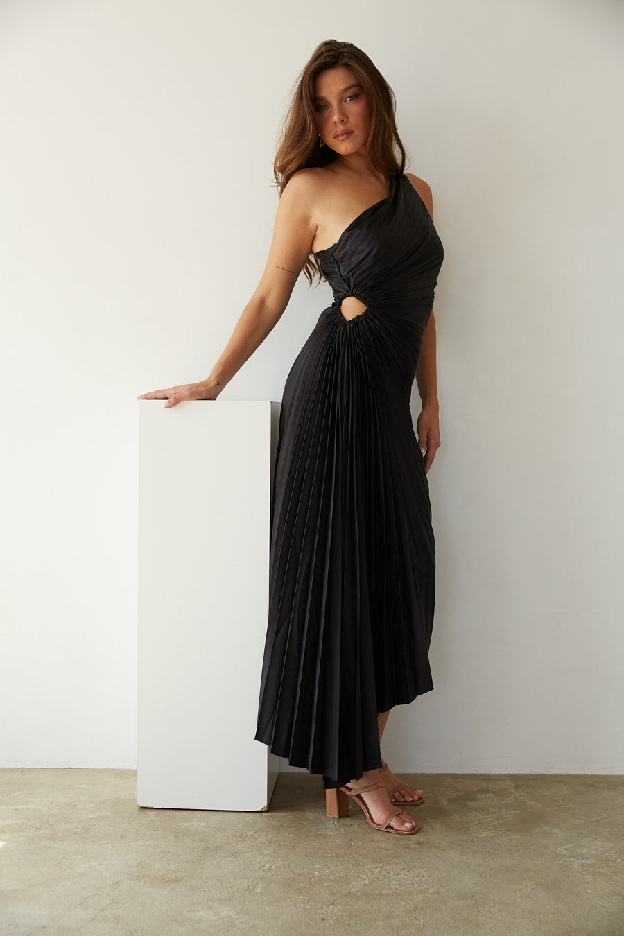 Sylviana | One Shoulder Pleated Midi Dress